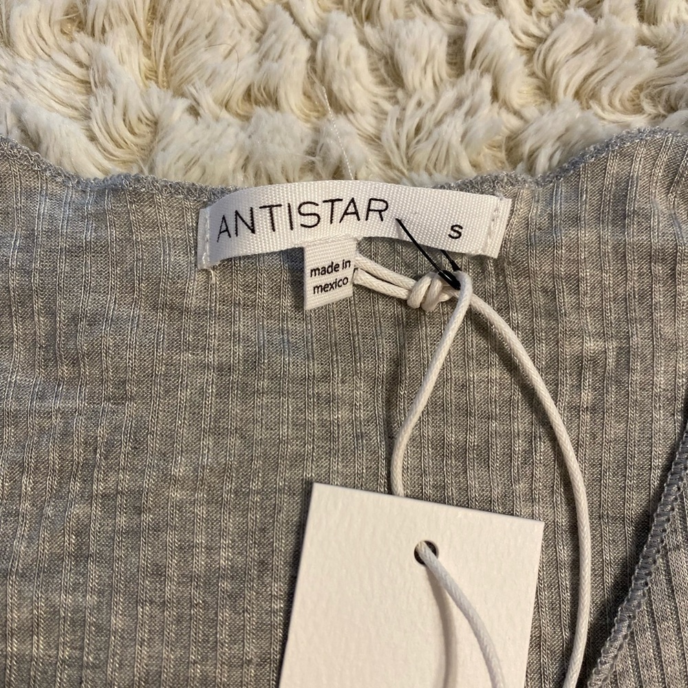 NWT Anistar Grey Cinched V-Neck Top - Picture 2 of 5